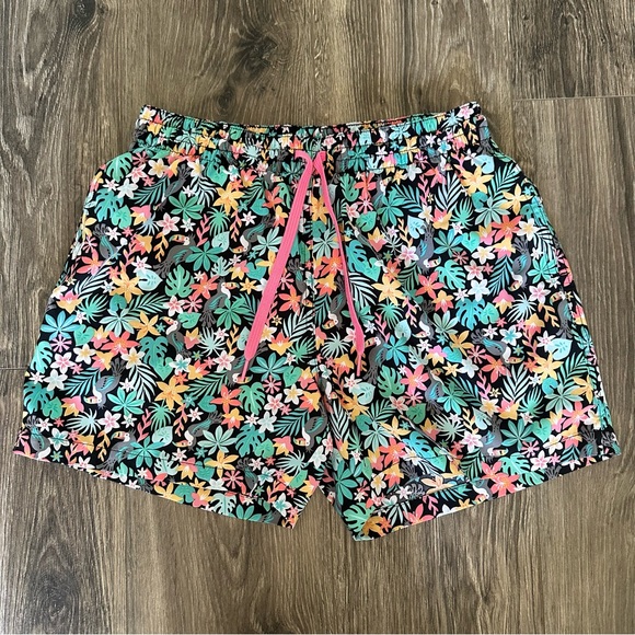 CHUBBIES Bloomerangs Toucan 5.5” Swim Trunk Board Shorts Medium - Picture 1 of 4